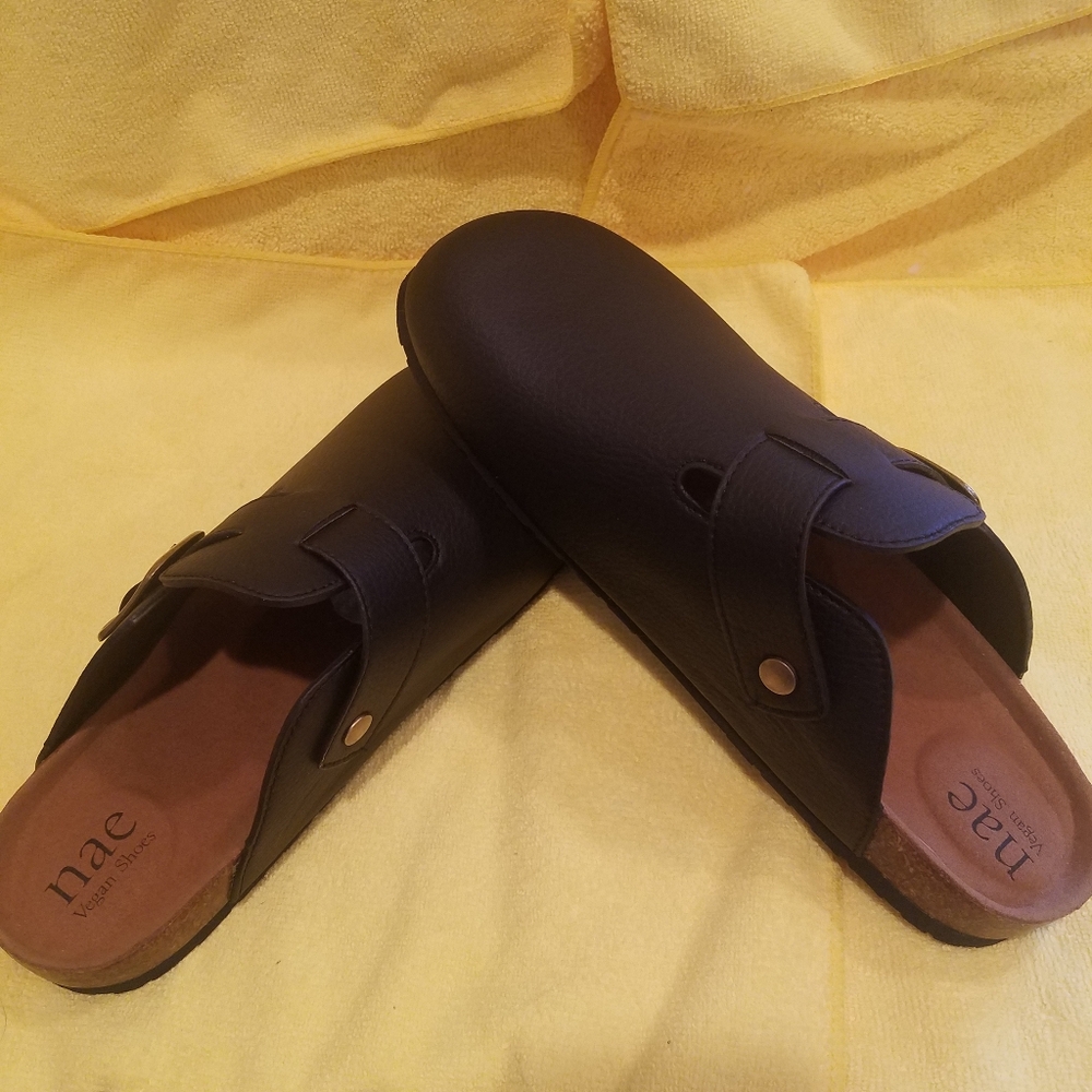 NAE VEGAN SHOES  SANDALS/MULES BLACK UNISEX   ( NEW  )